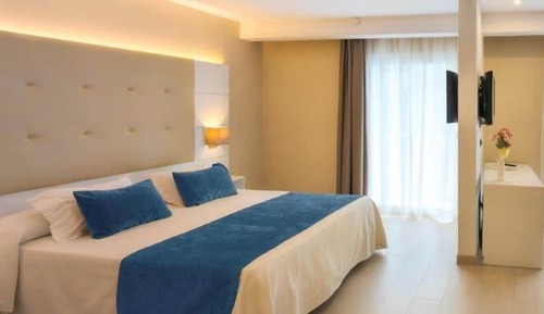 Habitación triple Confort, vistas a la ciudad