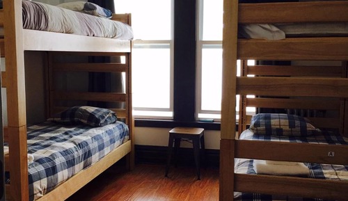 Habitación, varias camas