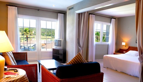 Suite junior (2 adults + 1 child)