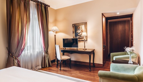 Deluxe Room (Convent)