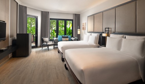 Suite junior, 2 camas de matrimonio, Acceso al salón del club (Pool Access)