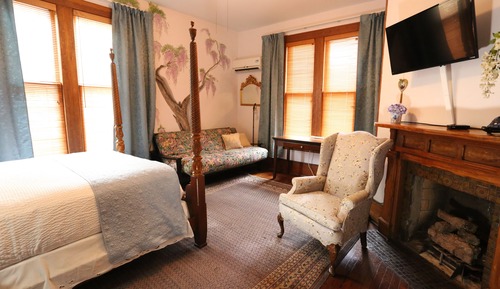 Habitación (Not Pet Friendly)