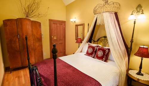 Habitación (Not Pet Friendly)