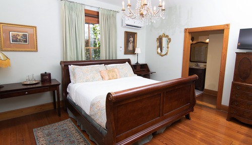 Habitación (Not Pet Friendly)