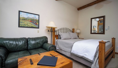Habitación básica, 1 cama de matrimonio, no fumadores, vistas a la montaña