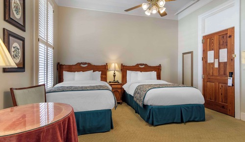 Habitación estándar, 2 camas de matrimonio, no fumadores