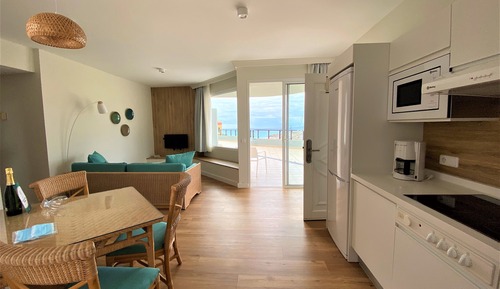 Junior Suite Vista Mar (3 adultos + 1 niño)