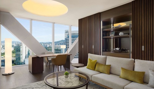 Park Corner Suite