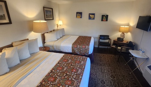Standard Room, 2 Queen Beds, Non Smoking Pet Friendly