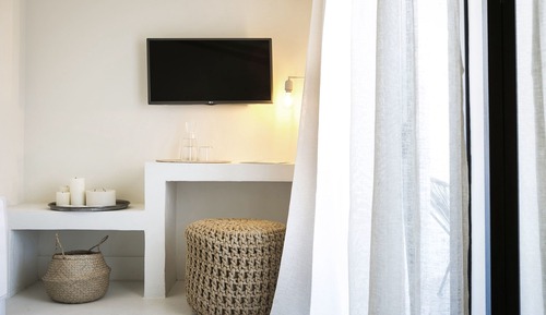 Habitación doble superior, vistas parciales al mar