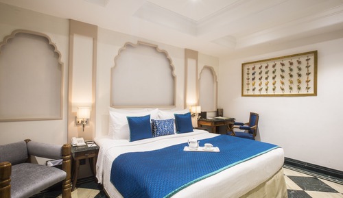 Habitación de diseño, 1 cama de matrimonio grande