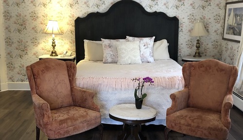 Habitación, baño privado (Romance In Lenox Room)