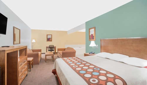Suite, 1 cama de matrimonio grande, bañera de hidromasaje
