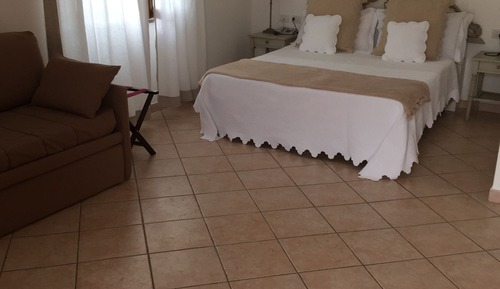 Habitación junior con 1 cama doble o 2 individuales