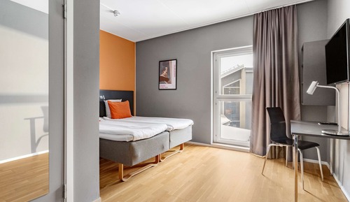 Habitación económica, 2 camas individuales, no fumadores (first night parking included)