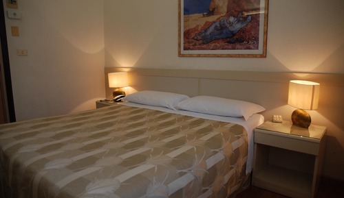 Habitación clásica con 1 cama doble o 2 individuales
