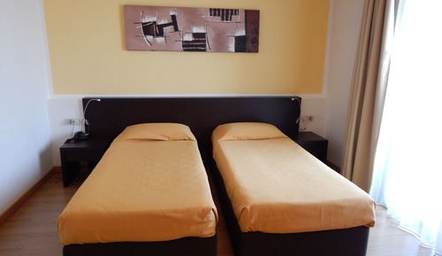 Habitación ejecutiva con 2 camas individuales