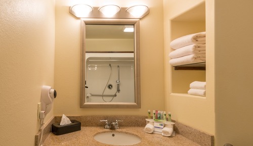 Habitación estándar, 2 camas de matrimonio (Mobility, Accessible Tub)
