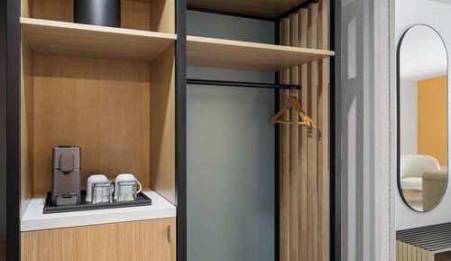Habitación estándar, 1 cama de matrimonio grande con sofá cama, frente al mar