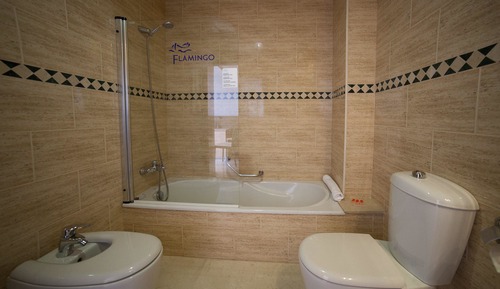 Habitación triple (2 adultos + 2 niños)