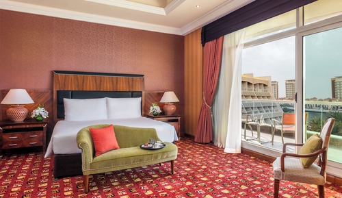 Royal Suite - Free daily shuttle bus to Yas attractions, Yas Mall and Grand Mosque