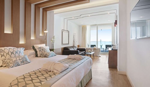 Suite junior, vistas al mar (high floor)