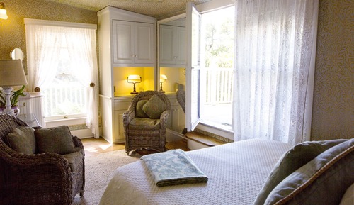 Habitación superior, 1 cama de matrimonio, balcón, vistas al jardín (Sun Room)