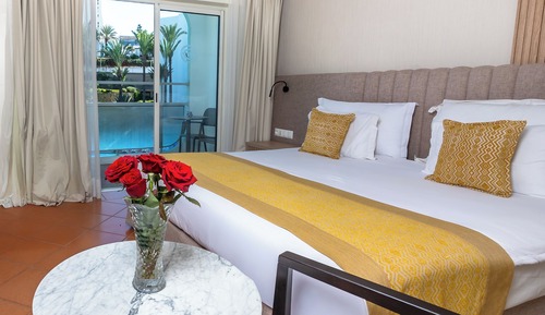 Habitación Deluxe, 1 cama de matrimonio grande, vistas a la piscina