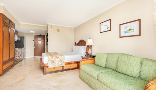Habitación, 1 cama de matrimonio con sofá cama, vistas parciales al mar