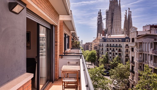 Apartamento, 2 habitaciones, balcón, vistas a la ciudad
