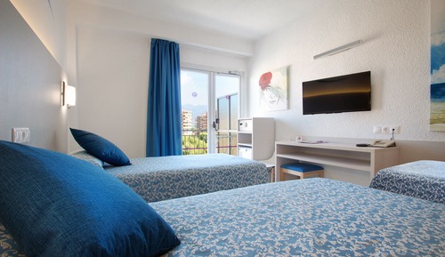 Habitación triple, terraza