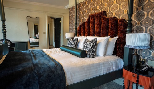 Admiral Suite