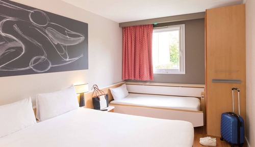 Habitación estándar doble, varias camas