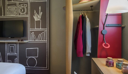 Chambre triple avec 1 lit double et 1 lit d'appoint