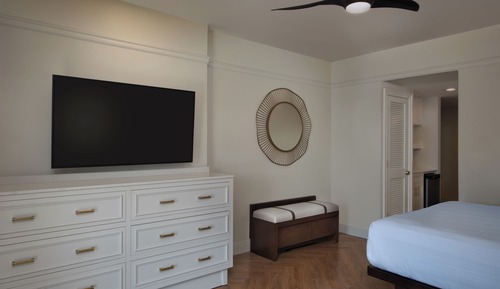 Deluxe Studio, 1 Queen Bed with Sofa bed