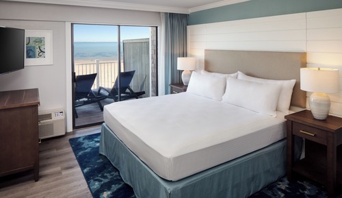 Lighthouse Waterfront Suite