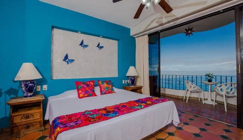 Junior Suite, 1 King Bed with Sofa bed