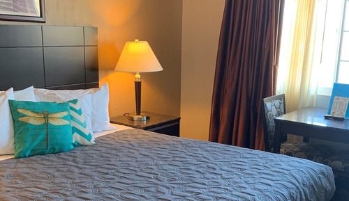 Habitación tradicional, 1 cama de matrimonio grande, vistas parciales al mar