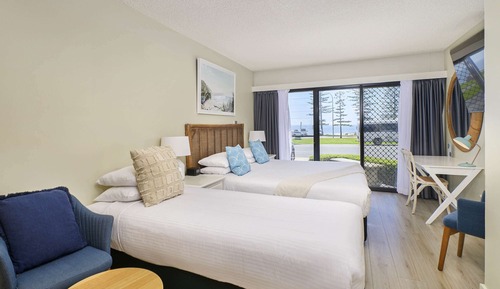 Habitación superior, varias camas, vistas al mar (1 King Bed and 1 Twin Bed)