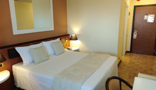 Habitación clásica con 1 cama doble o 2 individuales