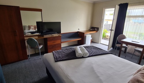 Habitación estándar, varias camas (Non Refurbished Free Wi-Fi & Parking)