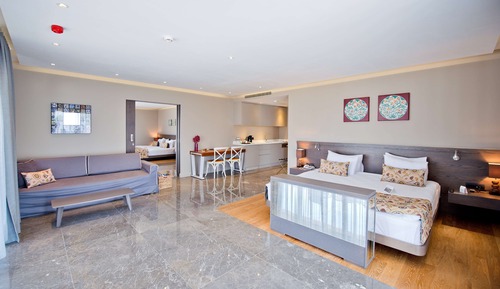 Suite familiar, varias camas, no fumadores, habitaciones comunicadas