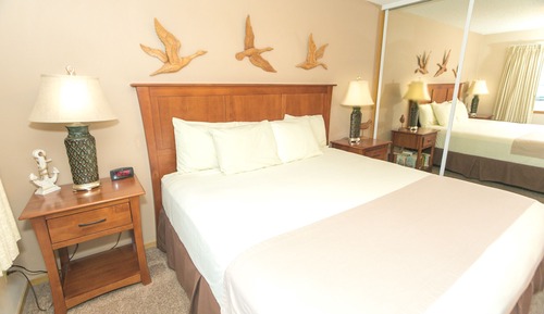 Habitación Signature, 1 cama de matrimonio grande con sofá cama (1 Bedroom Unit- Room 109-No Pets)