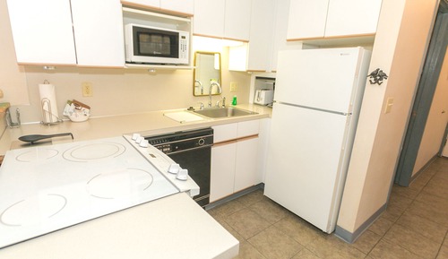 Habitación Signature, cocina, vistas a la piscina (1 Bedroom Unit- Room 210-Pet Friendly)