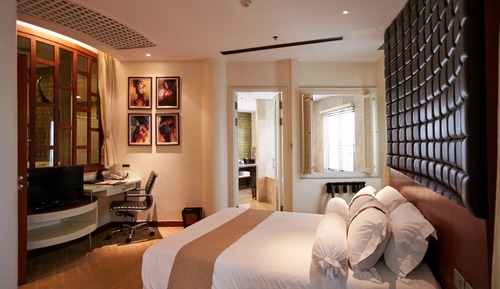 Ambassador Suite (2 Bedrooms With Jacuzzi) (Corner Wing) 