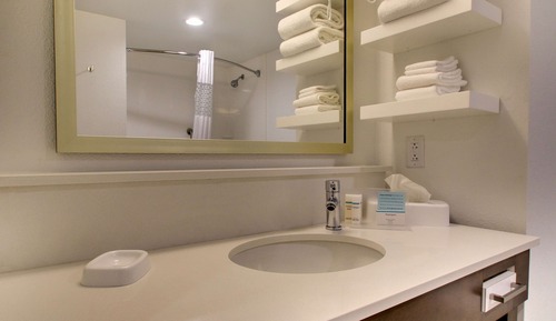 Habitación, 1 cama de matrimonio grande, accesible para personas con discapacidad (w/ bathtub)