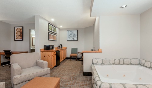 Suite, 1 cama de matrimonio grande, bañera de hidromasaje (High Floor)