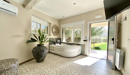 Suite familiar, bañera de hidromasaje
