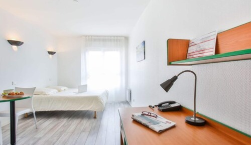 Estudio económico, 1 cama de matrimonio, no fumadores, cocina básica