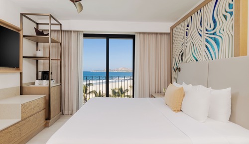 Club Deluxe Ocean Front Studio Suite